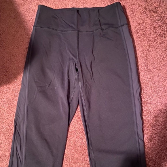 Size 6 lululemon leggings - Picture 3 of 8